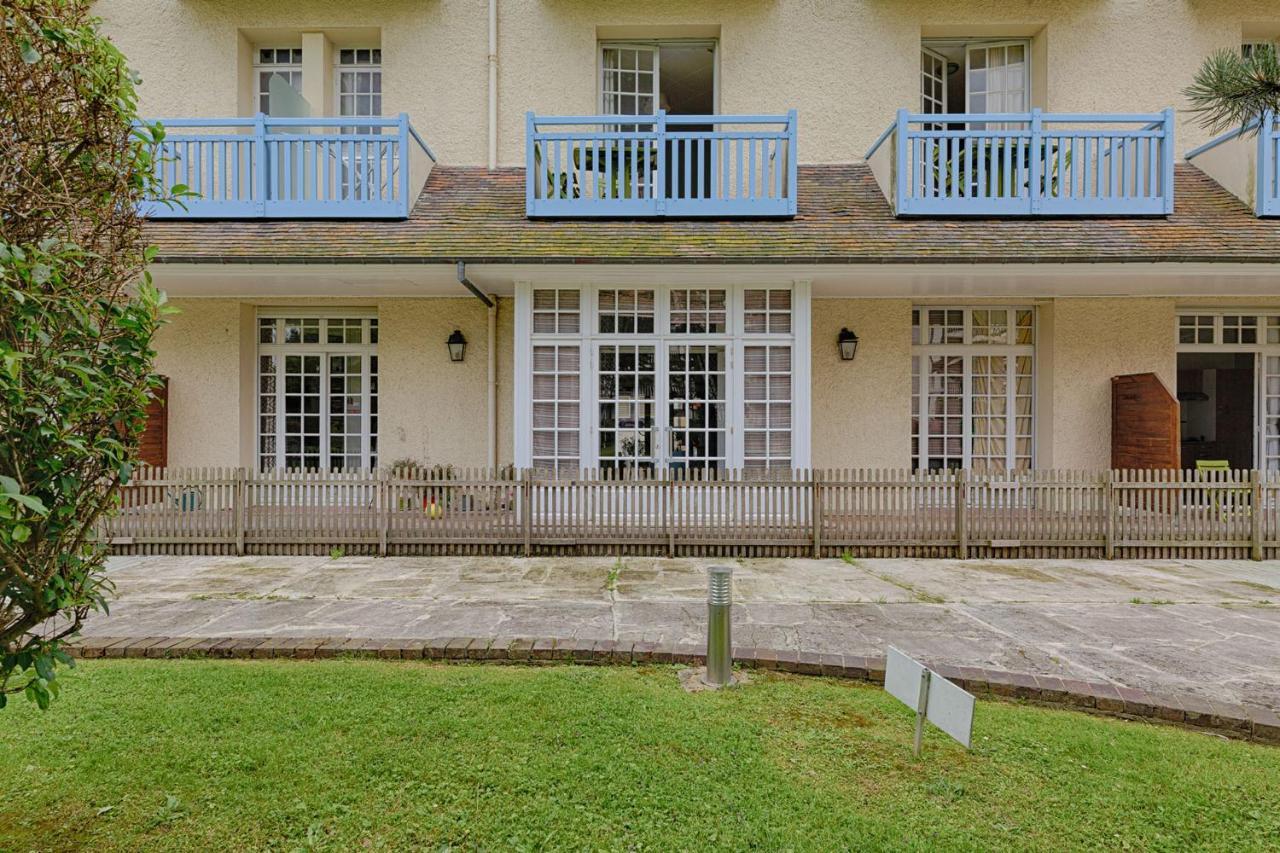 Goelia Residence Le Castel Normand Deauville Exterior foto